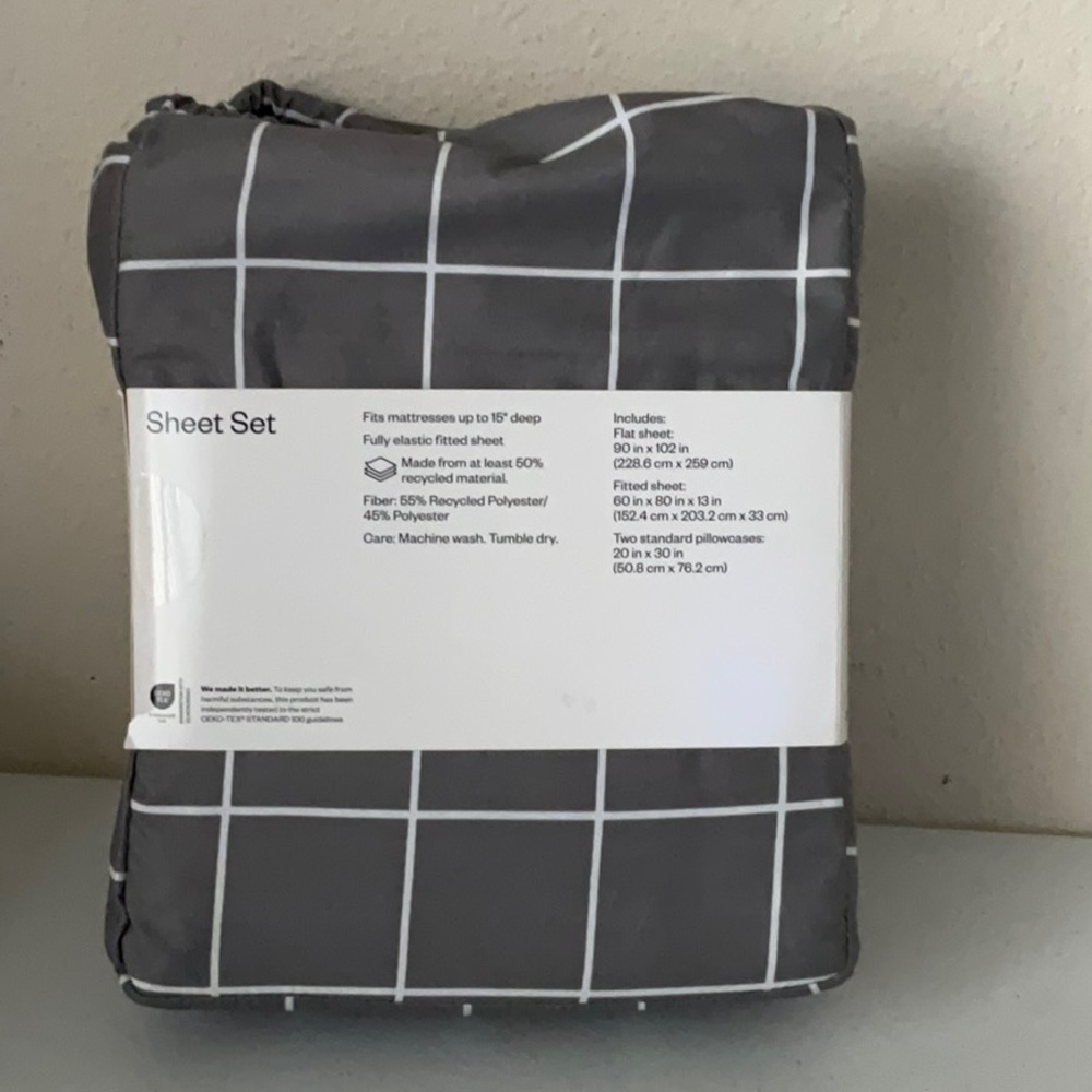 Room Essentials Microfiber Sheet Set - Picture 2 of 2
